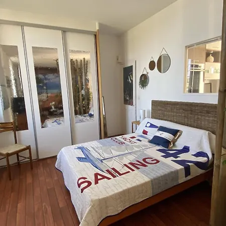 Avec Superbe Vue Au 1er Etage Du Chateau De Trestraou - Ref 863